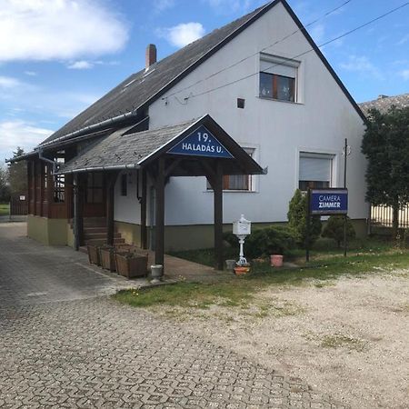 Hotel Kertesz Rozsa Vendeghaz Nagykanizsa Exteriér fotografie